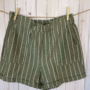Womens shorts size large. Brand CISONO linen collection.